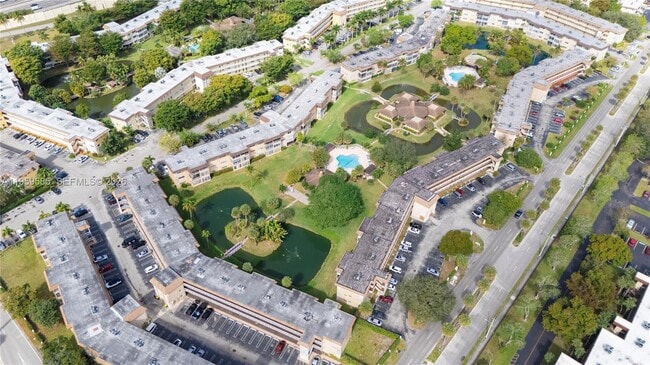 Building Photo - 5021 W Oakland Park Blvd Unit 204
