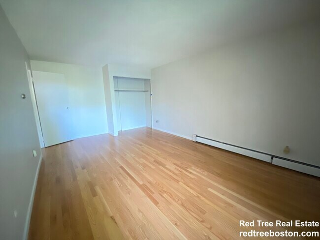 142 Kenrick St Unidad 3