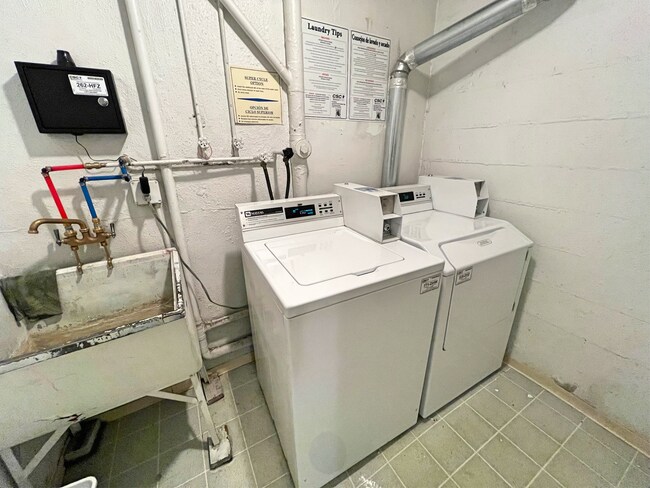 Photo - 1242 N Gaylord St Casa Adosada