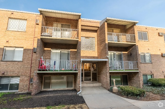 Building Photo - 3640 Westwood Northern Blvd Unit 24 Rental