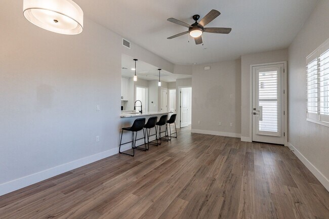 2036 E River Rd Unit 102