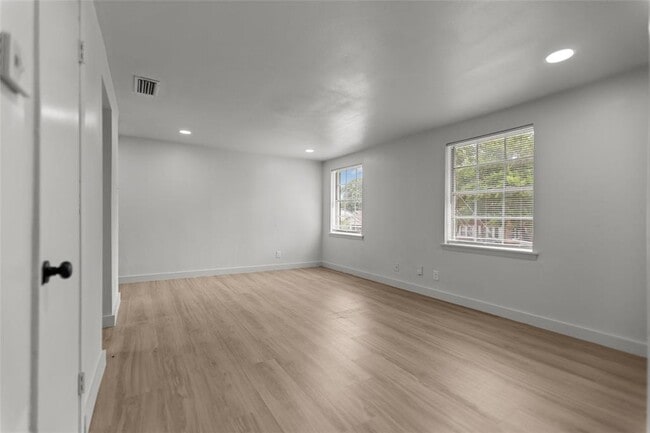Photo - 515 W Houston St Unidad 515