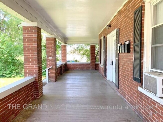 Photo - 1306 Patterson Ave SW