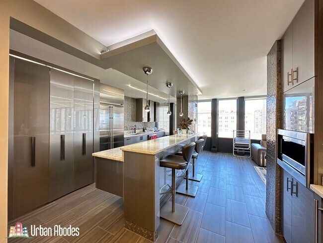 Photo - 1230 N State Pky Unidad A00K