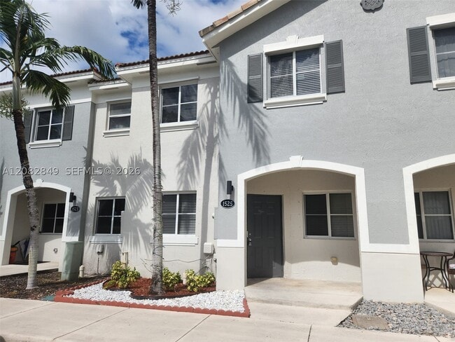 Building Photo - 1525 SE 31st Ct