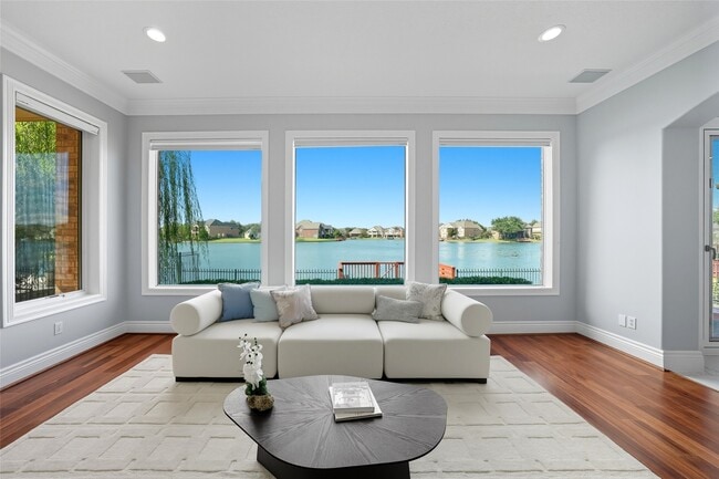 Photo - 5934 Stratford Gardens Dr