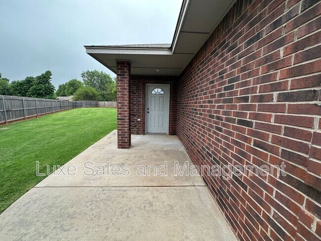 Photo - 1325 Garden Gate Drive Unidad #B