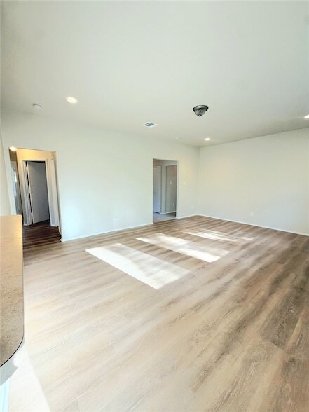 Photo - 715 Hallvale Dr