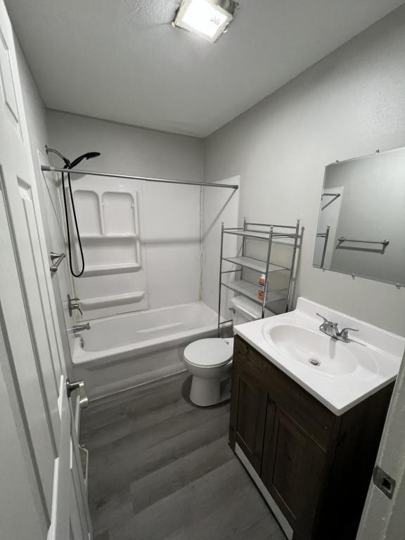 Photo - 210 Davis St