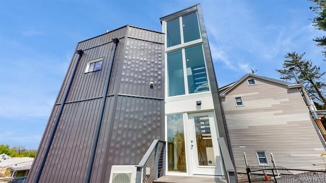 Building Photo - 16 Tiernans Ln