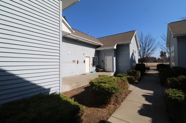 Building Photo - 2217 N Hamilton St Unit #C
