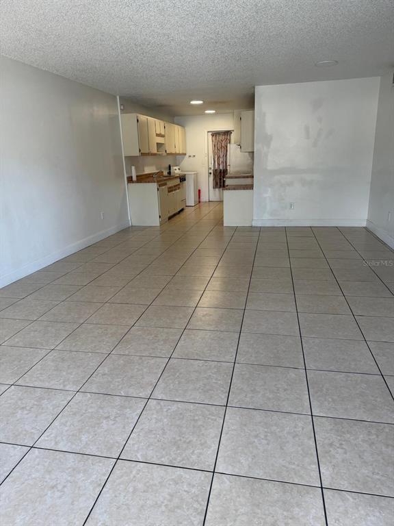 Building Photo - 500 E Rosewood Ln Unit 154