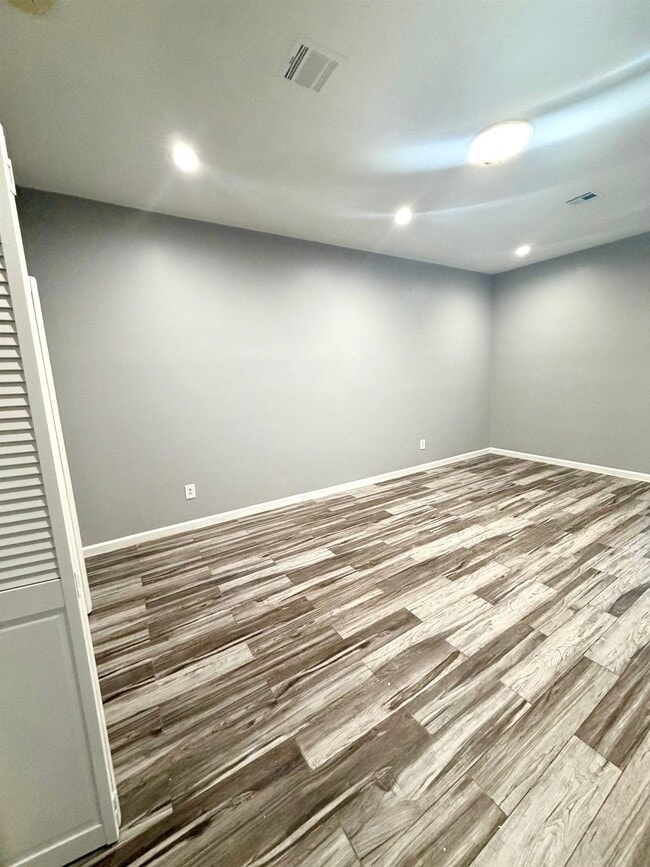 Photo - 644 Newark Ave Unit 4