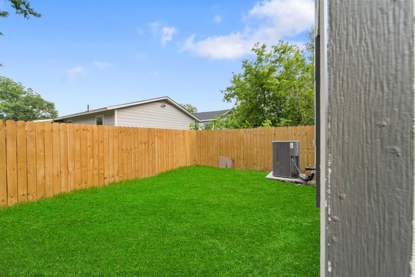 Photo - 6631 Foster St