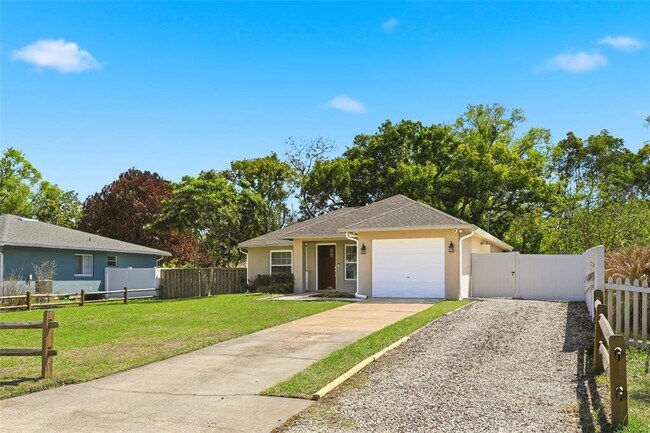 Photo - 125 W 5th St