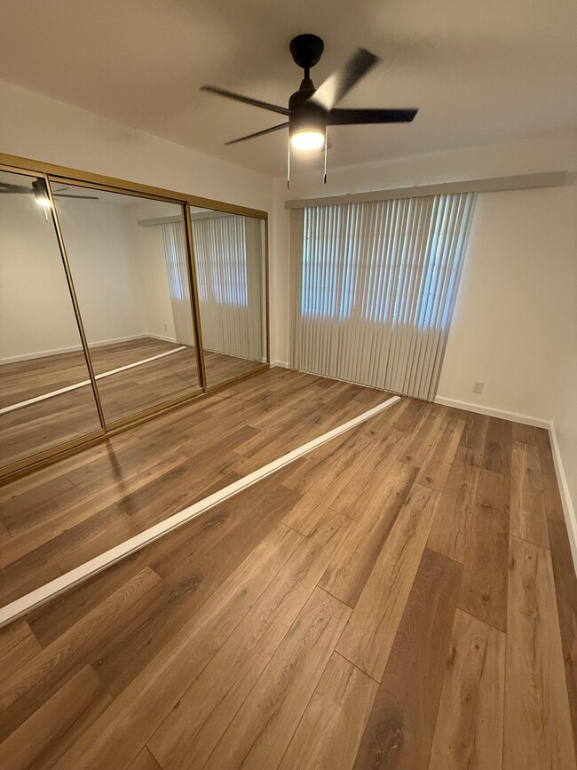 main bedroom - 5300 E Waverly Dr Unit J14