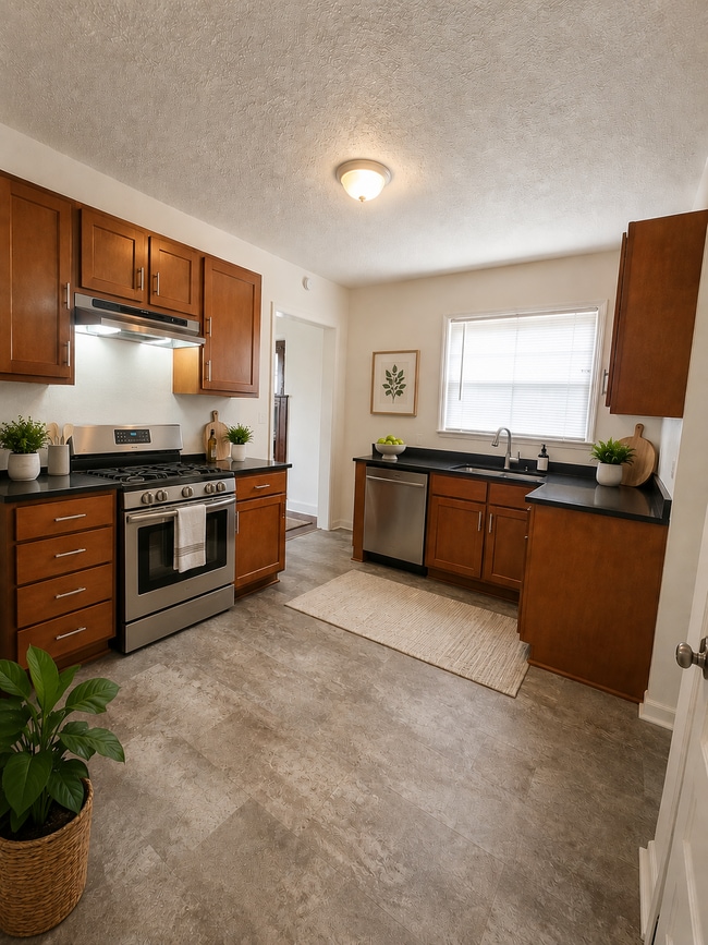 virtualmente escenificado - 905 Belvedere Ave SE