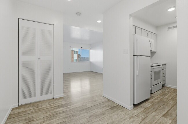 Photo - $1,495.95 - 1 Bed, 1 Bath Condo in Denver with In Unit Washer/Dryer and Central AC! Unit #16