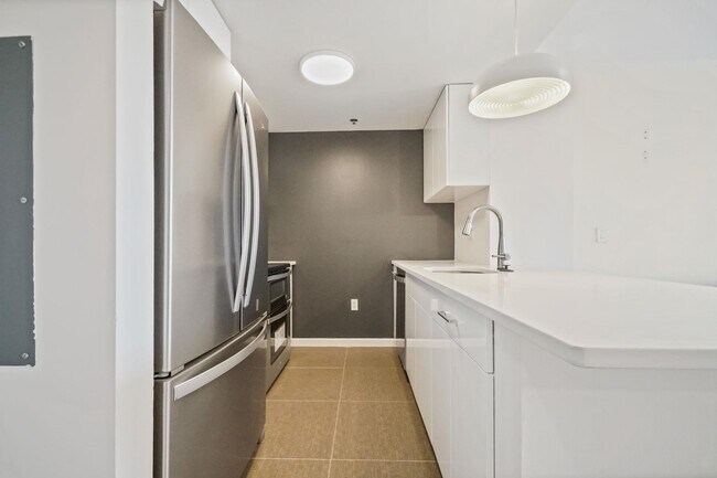 Photo - 102 Christopher Columbus Dr Unit 402