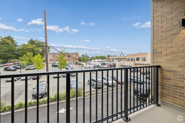 2BR, 2BA w/Den & Terrace - 1,467SF - Terrace