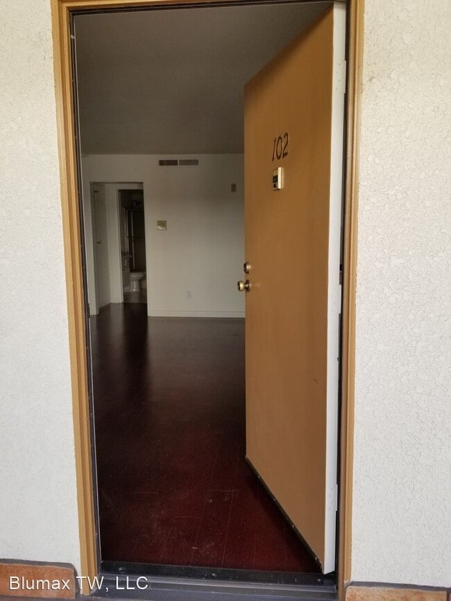 Photo - Tujunga Towers