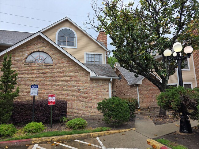 Building Photo - 2300 Old Spanish Trl Unit 1085