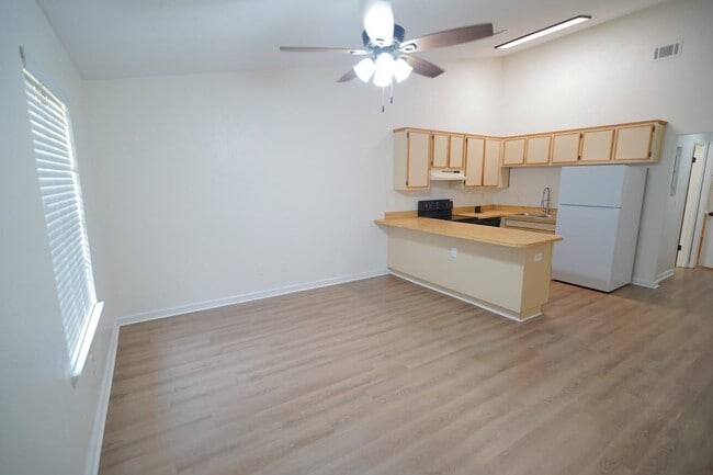 Photo - 1188 High Rd
