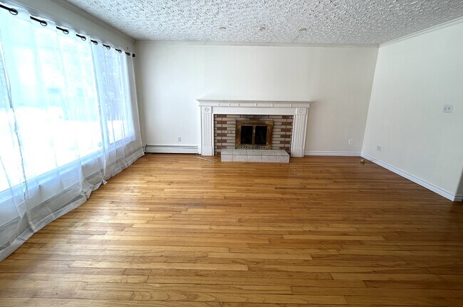 Photo - 15 Hennebury Pl