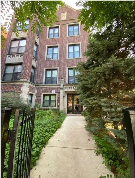 Photo - 4450-4452 N Ashland Ave Apartments