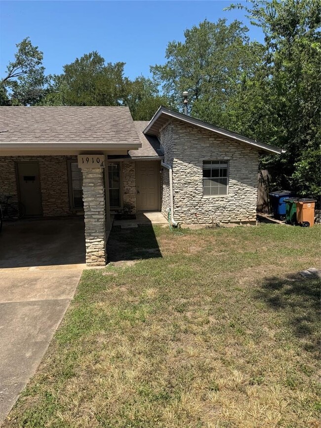 Photo - 1910 Westridge Dr