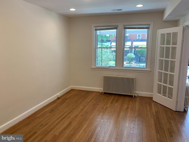 Photo - 1326 Holbrook St NE