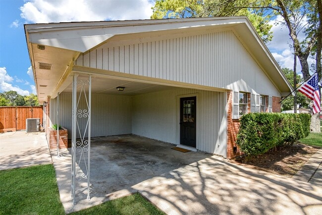 Photo - 1119 Edgewood Dr