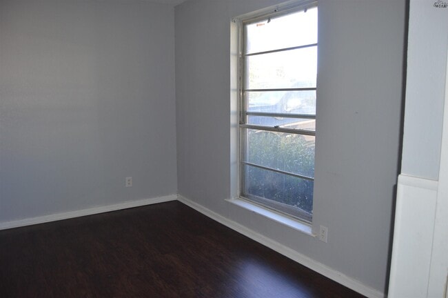 Photo - 3902 Hooper Dr