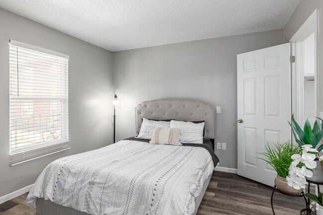 1BR, 1BA Renovated - 478SF - Bedroom