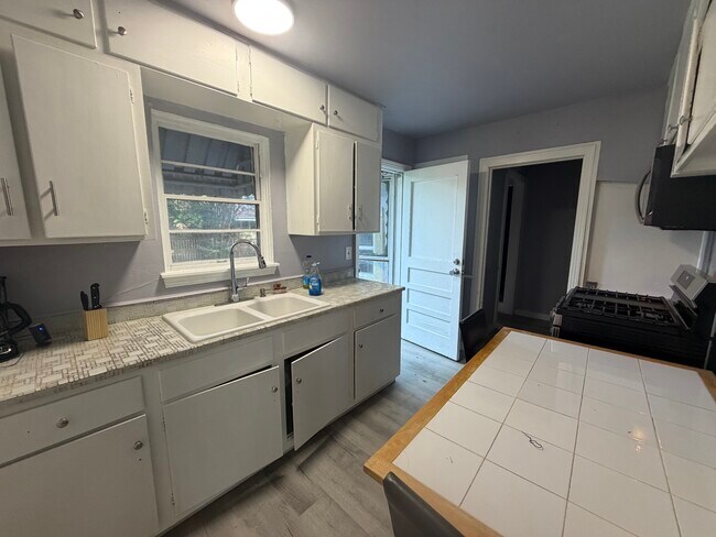 Photo - 510 Gay St