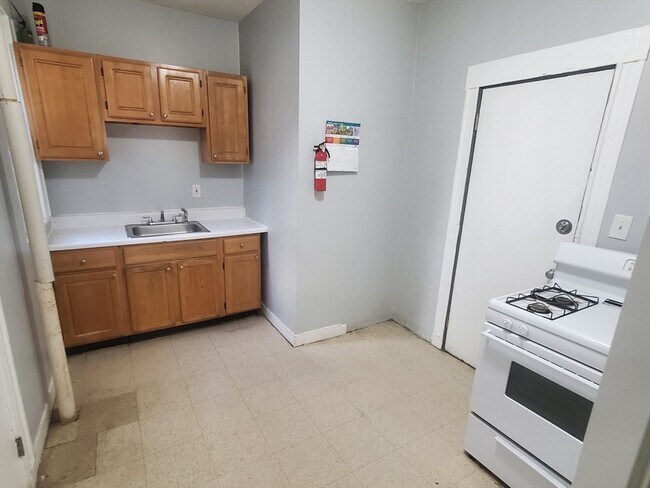 Building Photo - 76 Walnut Park Unit 4