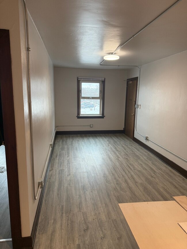 Photo - 814 Clinton St