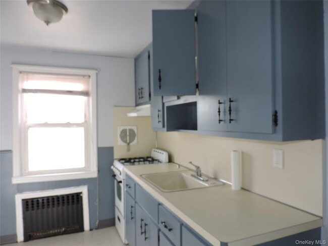 Photo - 1299 World Ave Unit 2