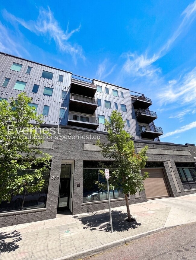 Building Photo - 1300 N Ogden St Unit 401
