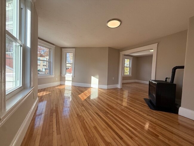 Building Photo - 11 Eureka St Unit 3