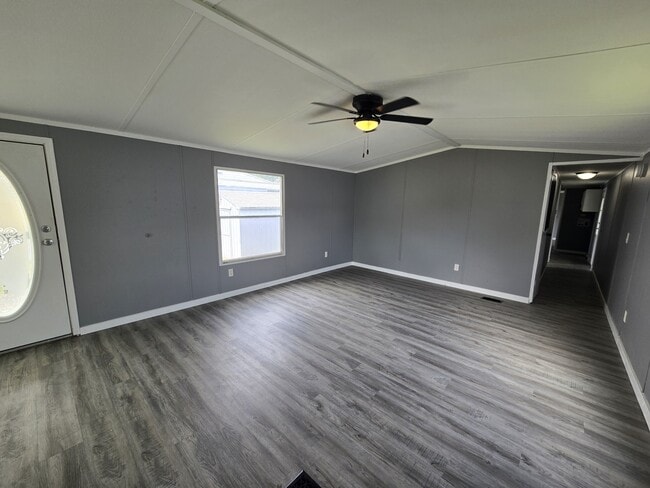 Photo - 700 W Ridgeway Ave