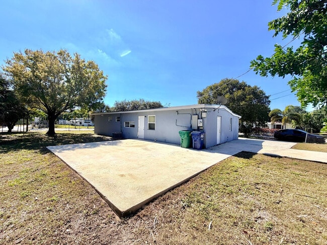 Photo - 205 NW 33rd Ave