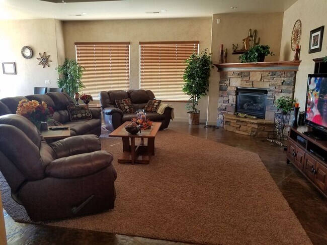 Photo - Beautiful Corner Lot!