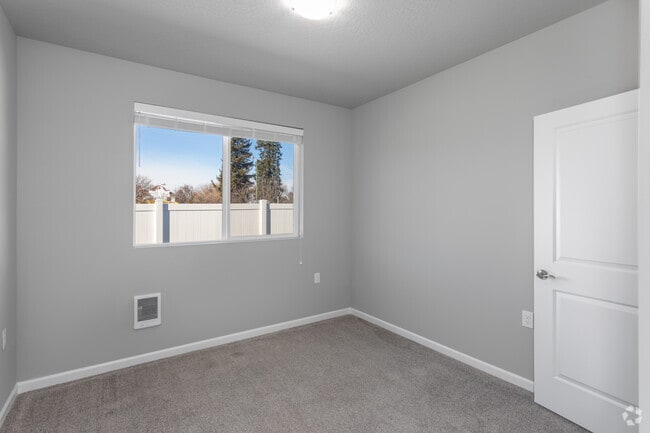 3BR, 2BA - 1,467SF