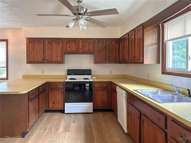 Photo - 821 Floyd Ave