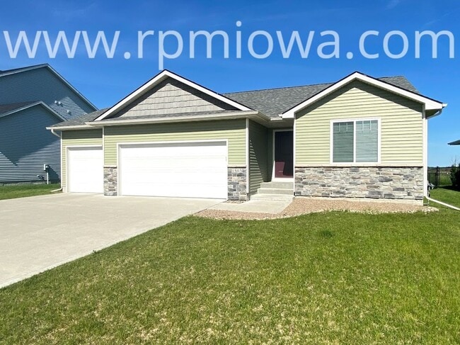 Building Photo - NEAR ABBIE GROVE ELEMENTARY!! 4 Bedroom, 3 Bath Home in Ankeny