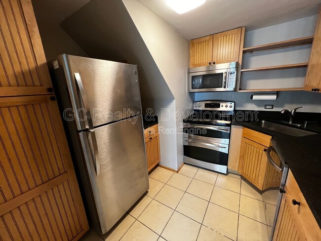 Photo - 1221 N Dearborn St