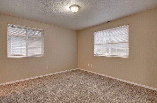 Photo - WOODLAND 3 BEDROOM, 3 BATH BEAUTY!