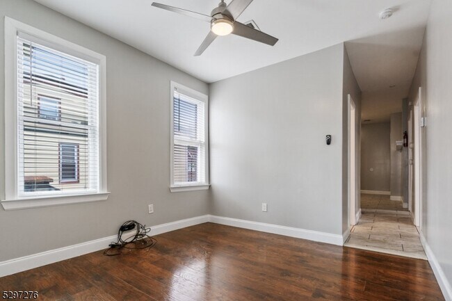 Photo - 863 Martin St Unit B