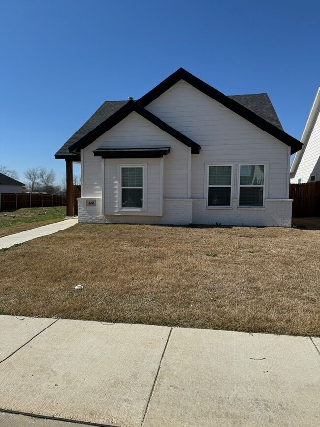 Photo - Coming soon! Darling 3/2/2 Fireplace - Walk in Shower - commuter friendly